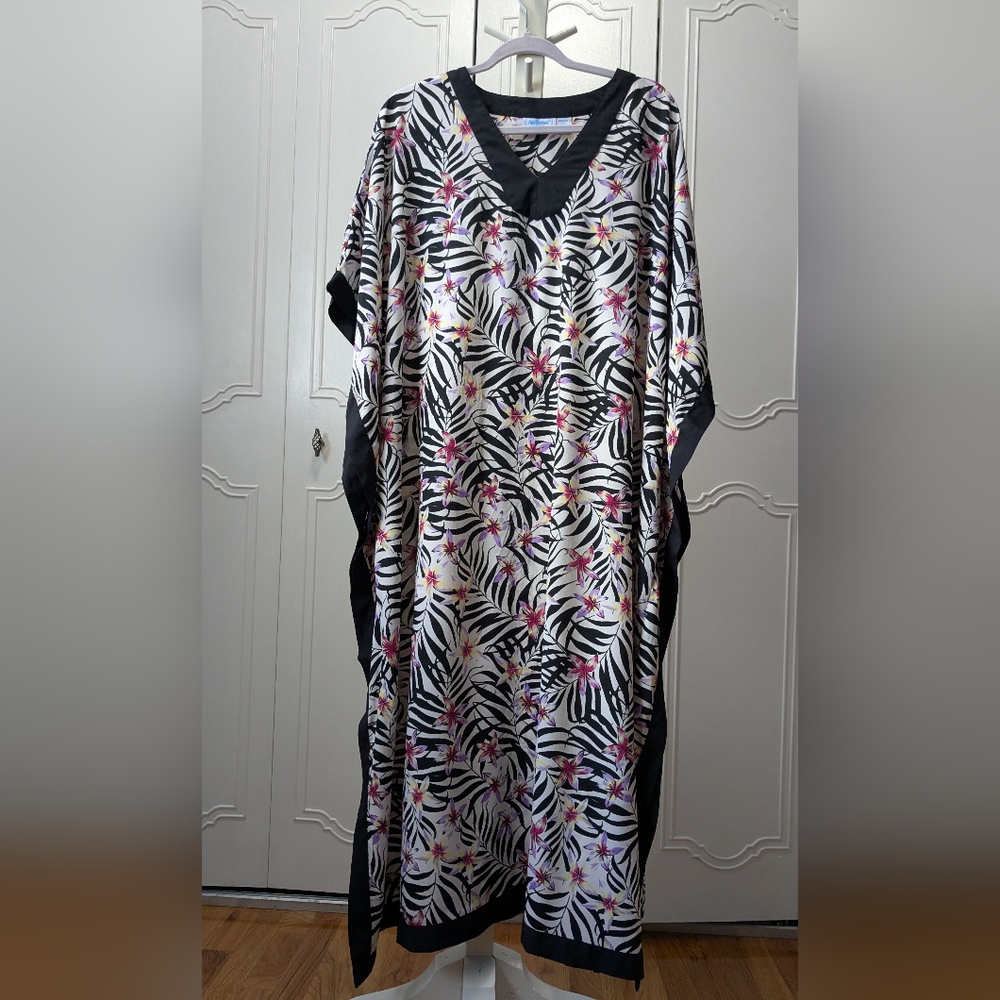 National Vintage Black White Kaftan Dress with Purple Accents Size O/S